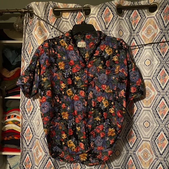 floral collared button up - Picture 2 of 7